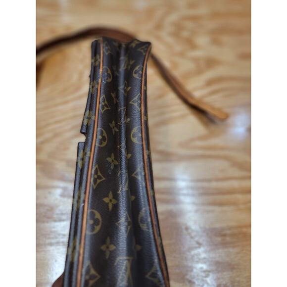 Authentic LOUIS VUITTON Monogram Viva-Cite MM - Picture 9 of 16